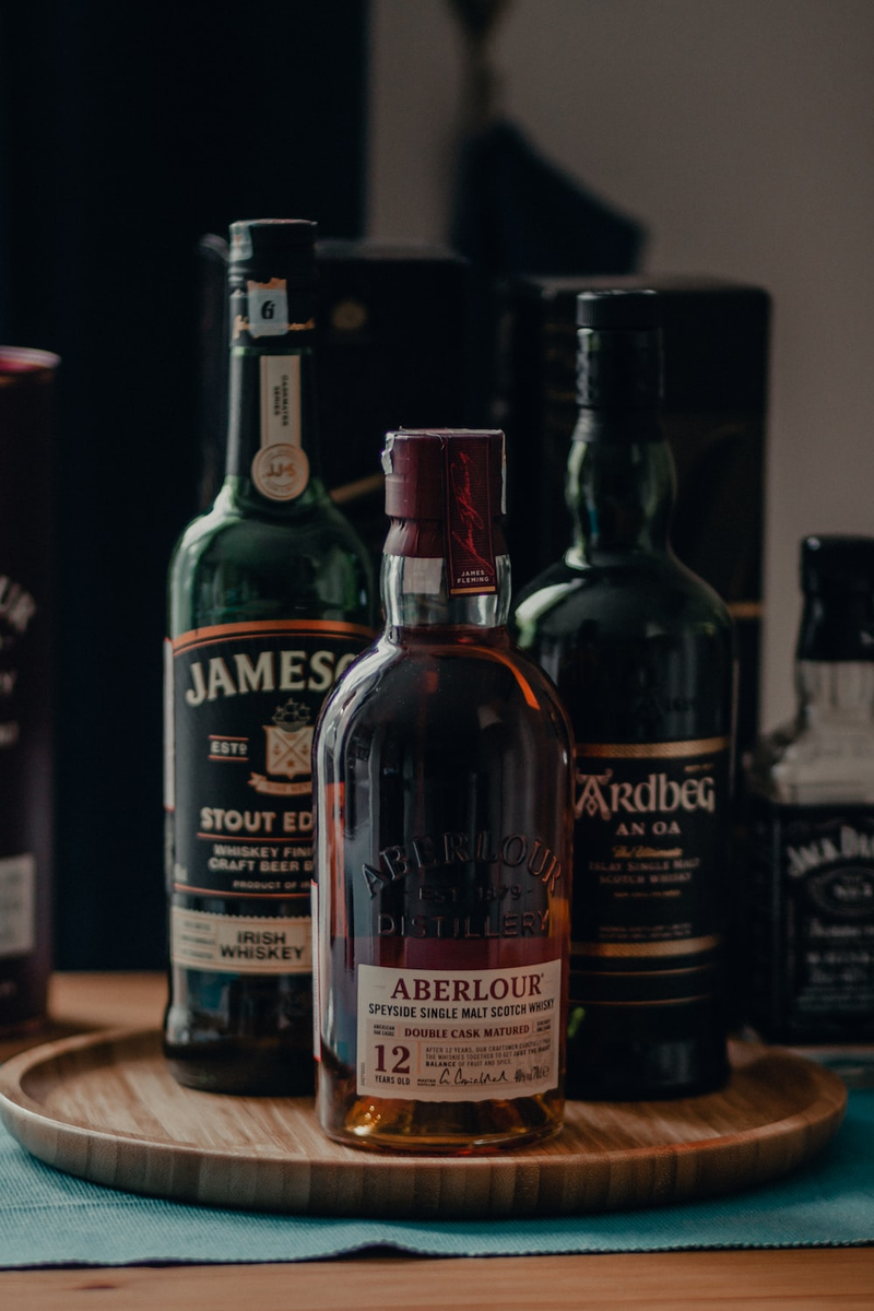 Discover the Ultimate Pairings: The Best Whiskey with Cigars for Sophisticated Connoisseurs